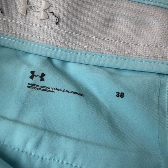 Under Armour Men’s 38 Golf Printed Storm Shorts in Light Blue w/Yellow Birds - Picture 5 of 14